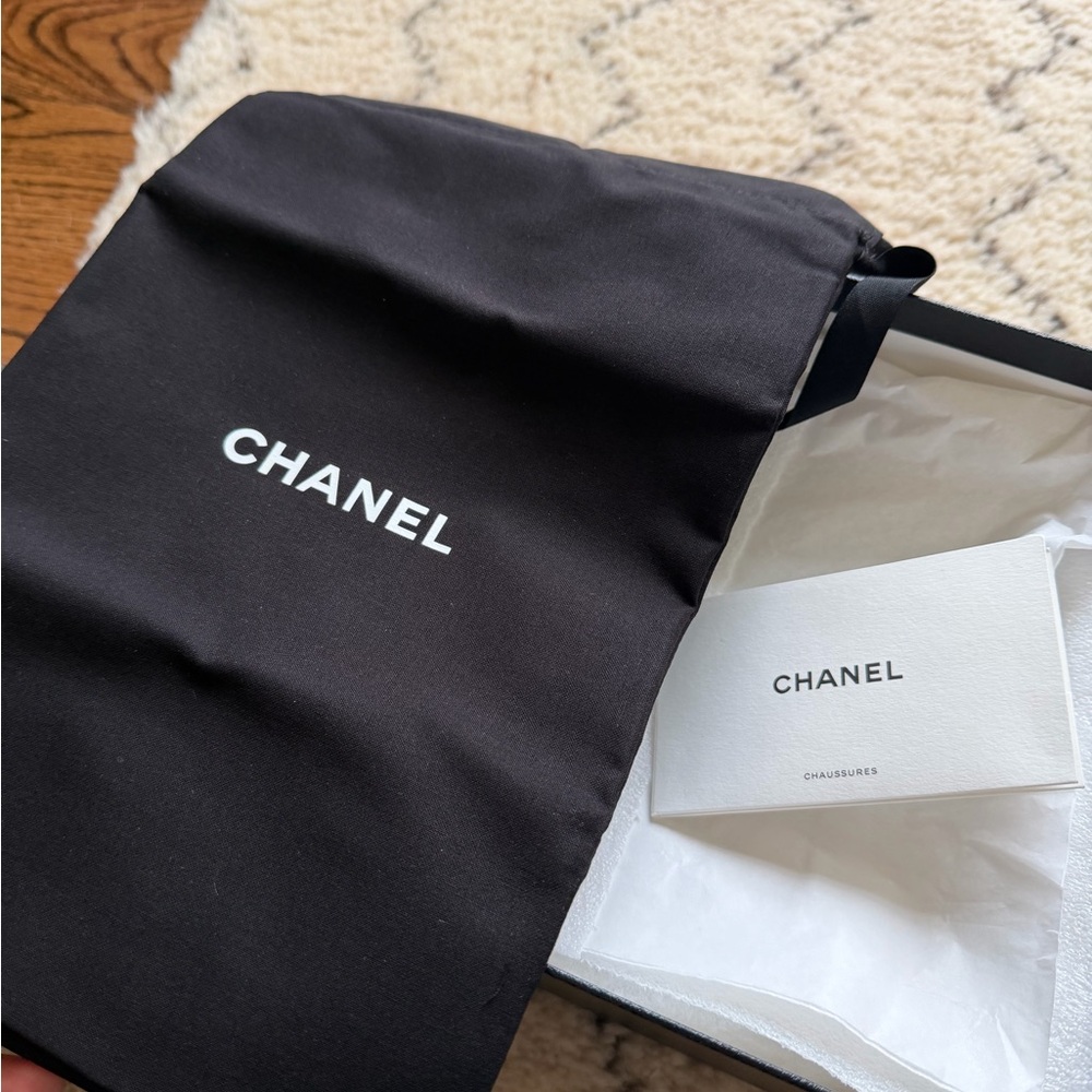 CHANEL Black and Gold Quilted Loafers - Picture 13 of 14